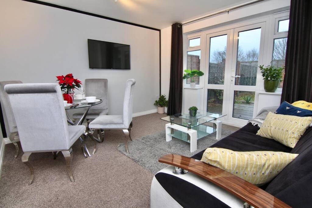 Daimler House - Cosy Home Near Coventry City Centre 외부 사진